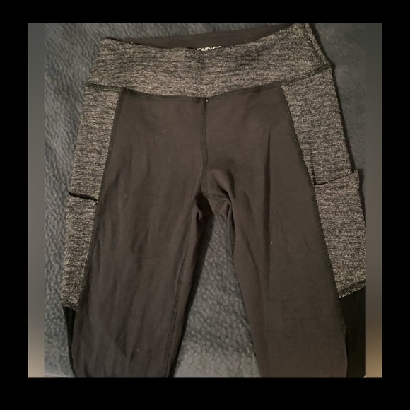 Beyond Yoga Leggings𓃰♫♪ - Picture 15 of 17